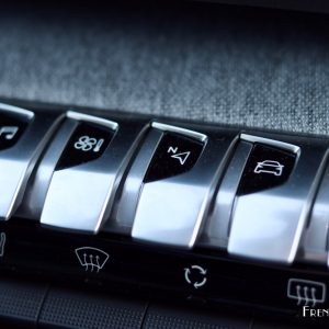 Photo boutons toggle switches Peugeot 3008 II (2016)