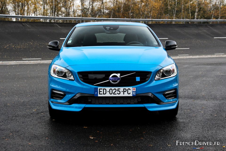 Photo face avant Volvo V60 Polestar (2016)
