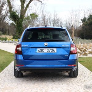 Photo face arrière Škoda Octavia Combi break restylée (2017)