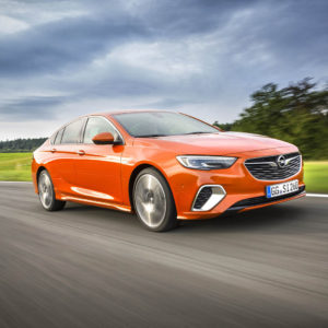 Photo officielle sur route Opel Insignia GSi (2017)