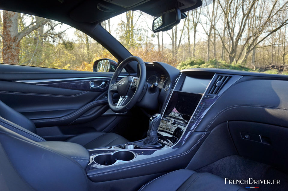 Photo intérieur cuir Infiniti Q60 S (2017)