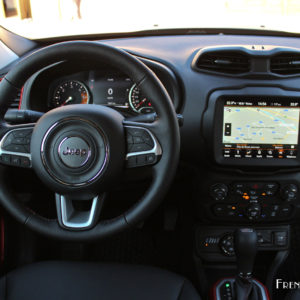 Photo poste de conduite Jeep Renegade Trailhawk (2018)
