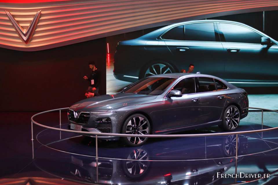 Photo VinFast Lux A 2.0 Berline – Mondial de l&rsquo;Auto Paris 2018