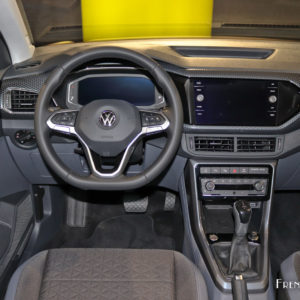 Photo poste de conduite Volkswagen T-Cross R-Line – Présentatio