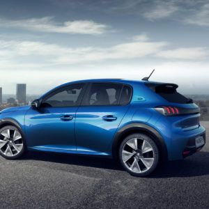 Photo 3/4 arrière Peugeot e-208 II (2019)