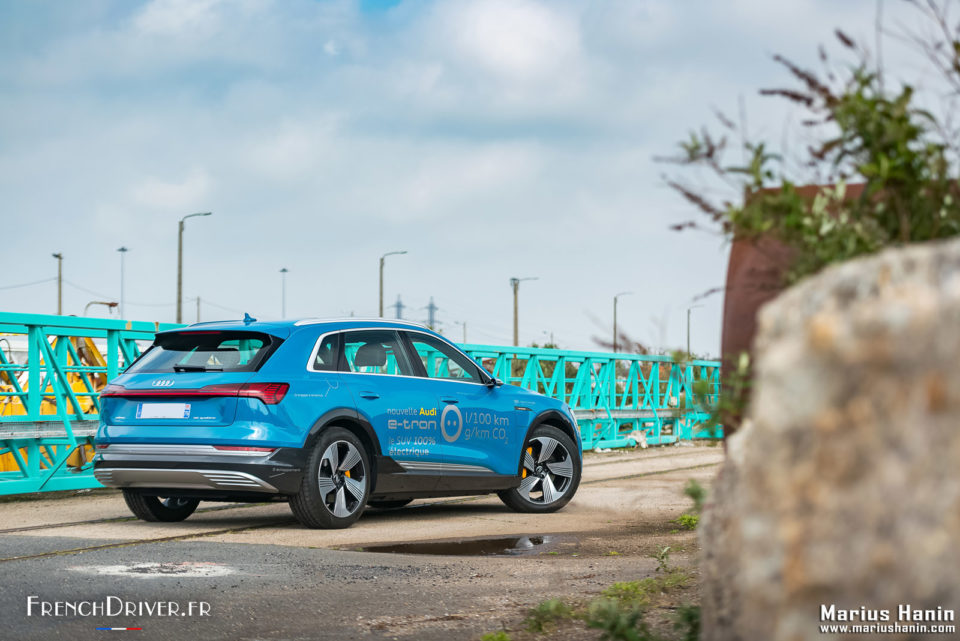 Photo 3/4 arrière statique Audi E-Tron (2019)