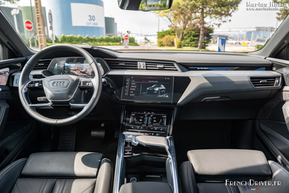 Photo tableau de bord Audi E-Tron (2019)