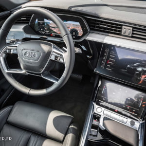 Photo poste de conduite Audi E-Tron (2019)