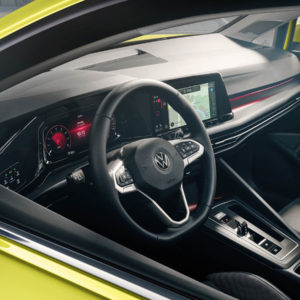 Photo poste de conduite Volkswagen Golf 8 (2019)