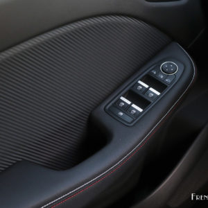Photo habillage porte Renault Clio V (2019)
