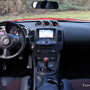 Photo tableau de bord Nissan 370Z 50ème Anniversaire (2020)