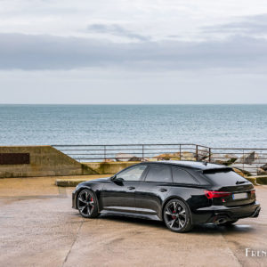 Photo 3/4 arrière Audi RS 6 Avant C8 (2020)