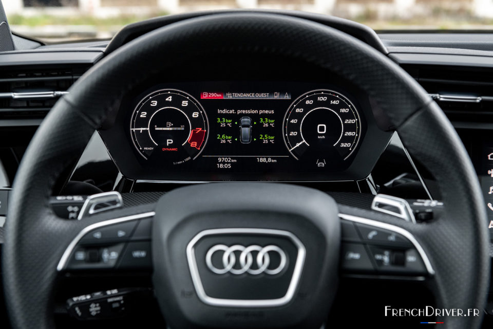 Photo combiné compteurs Audi RS 3 Sportback (2022)