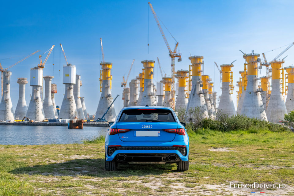 Photo face arrière statique Audi RS 3 Sportback (2022)