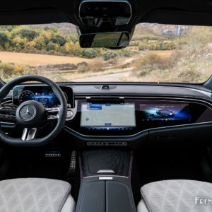 Photo intérieur cuir Mercedes Classe E 400 e (2023)