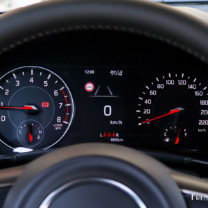 Photo combiné compteurs Suzuki Swift IV (2024)