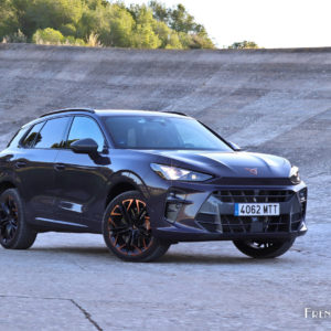 Photo 3/4 avant Cupra Terramar (2024)