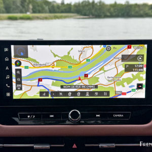 Photo navigation GPS écran tactile Mitsubishi Outlander IV PHEV (2025)